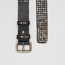 Carica l'immagine nel visualizzatore di Gallery, CINTURA BORCHIATA BLU NOTTE | ALTEZZA 3,5 CM |5 FILE DI BORCHIE MISTE