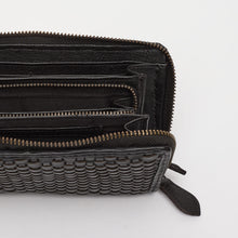 Upload the image to the Gallery viewer, PORTAFOGLIO NERO | IN VERA PELLE | INTRECCIATA | GRANDE