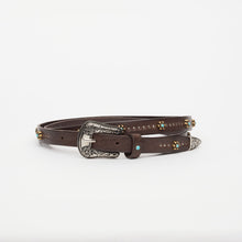 Carica l'immagine nel visualizzatore di Gallery, CINTURA TEXANA TESTA MORO | ALTEZZA 2 CM | CON BORCHIE E CABOCHON TURCHESI A FIORI