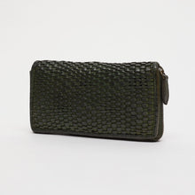 Upload the image to the Gallery viewer, PORTAFOGLIO VERDE | IN VERA PELLE | INTRECCIATA | GRANDE