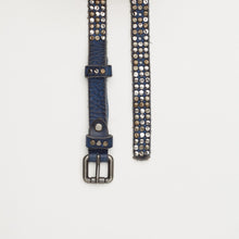Carica l'immagine nel visualizzatore di Gallery, CINTURA BORCHIATA BLU | ALTEZZA 2 CM | 3 FILE DI BORCHIE MISTE