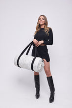 Carica l'immagine nel visualizzatore di Gallery, BORSONE BIANCO | IN ECOPELLE | PITONATA