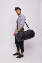 Carica l'immagine nel visualizzatore di Gallery, MAXI BAG NERA | IN ECOPELLE | STAMPA COCCO