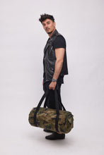 Carica l'immagine nel visualizzatore di Gallery, BORSONE IN STOFFA | MIMETICO WOODLAND | IMPERMEABILE