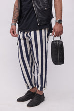 Carica l'immagine nel visualizzatore di Gallery, BEAUTY IN ECOPELLE | NERO INTRECCIATO 2