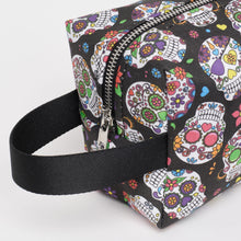 Carica l'immagine nel visualizzatore di Gallery, BEAUTY IN STOFFA | NERO CON TESCHI