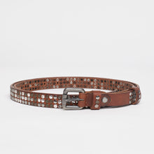 Carica l'immagine nel visualizzatore di Gallery, CINTURA BORCHIATA CUOIO | ALTEZZA 2 CM | 3 FILE DI BORCHIE MISTE