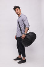 Carica l'immagine nel visualizzatore di Gallery, MAXI BAG NERA | IN ECOPELLE | INTRECCIATA | 2