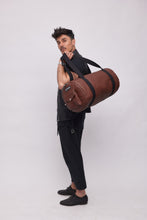 Upload the image to the Gallery viewer, BROWN BAG | IN FAUX LEATHER | BRAIDED | 1
