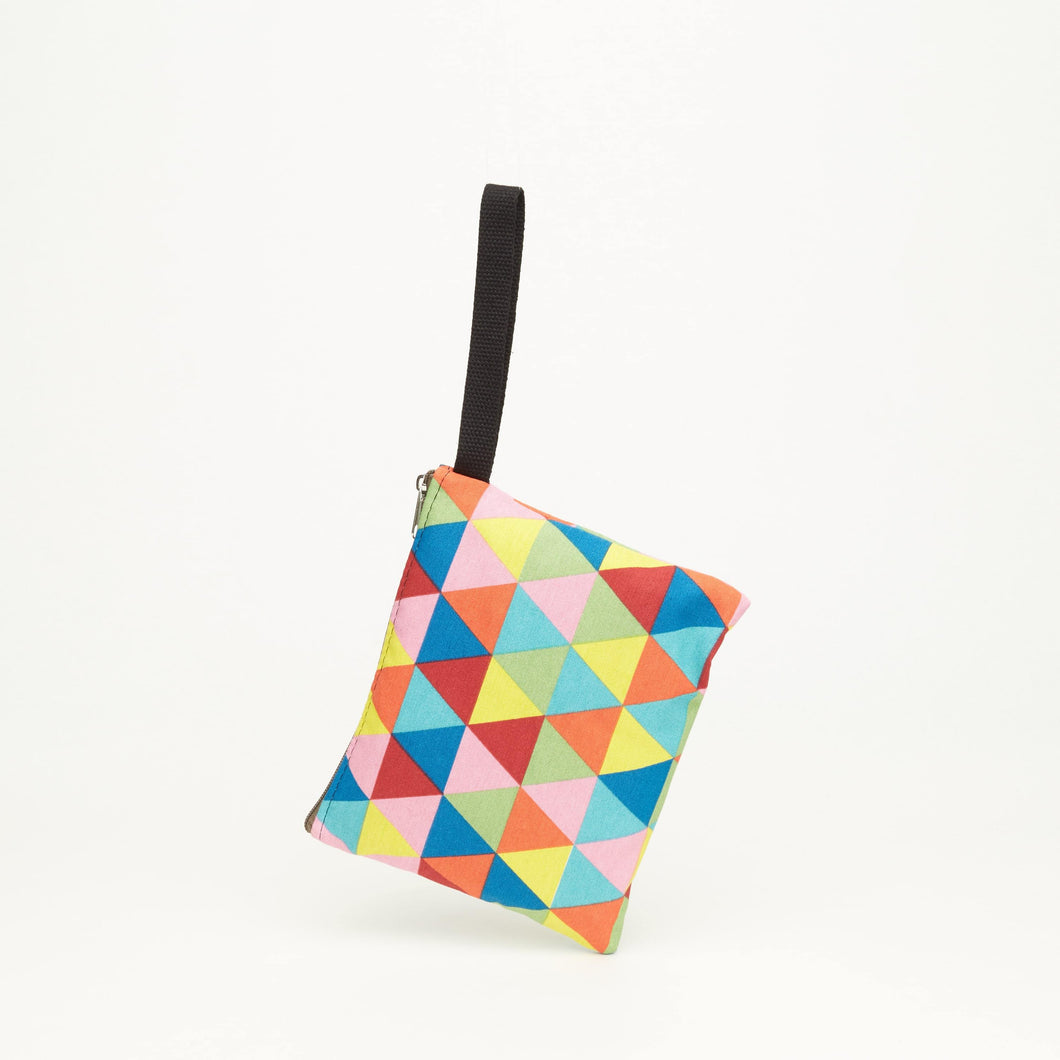 CLUTCH WITH CLOTH HANDLE | COLORED TRIANGLES