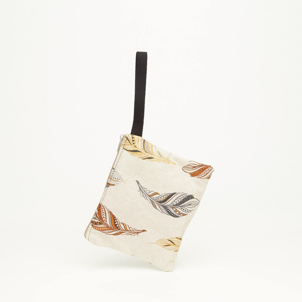 CLUTCH WITH CLOTH HANDLE | CREAM WITH LEAVES